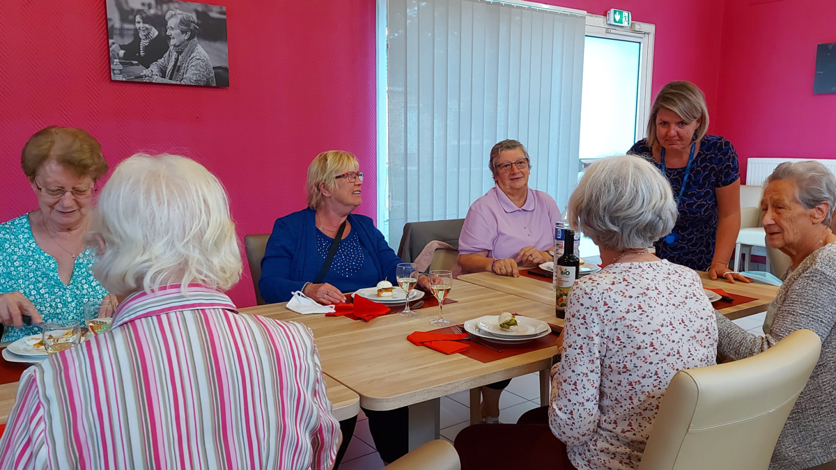 Die Mahlzeit Part'âge, wenn Essen unsere Senioren einander näher bringt